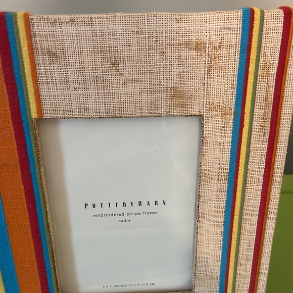 Pottery Barn Embroidered Stripe Cadre Frames‎ Set of 2 - Picture 3 of 6